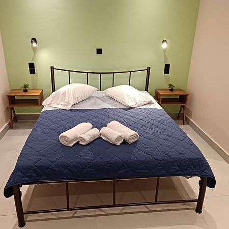 Newly Renovated Apartment Next To The Port Mantouki Kültér fotó