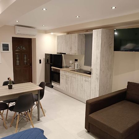 Newly Renovated Apartment Next To The Port Mantouki Kültér fotó