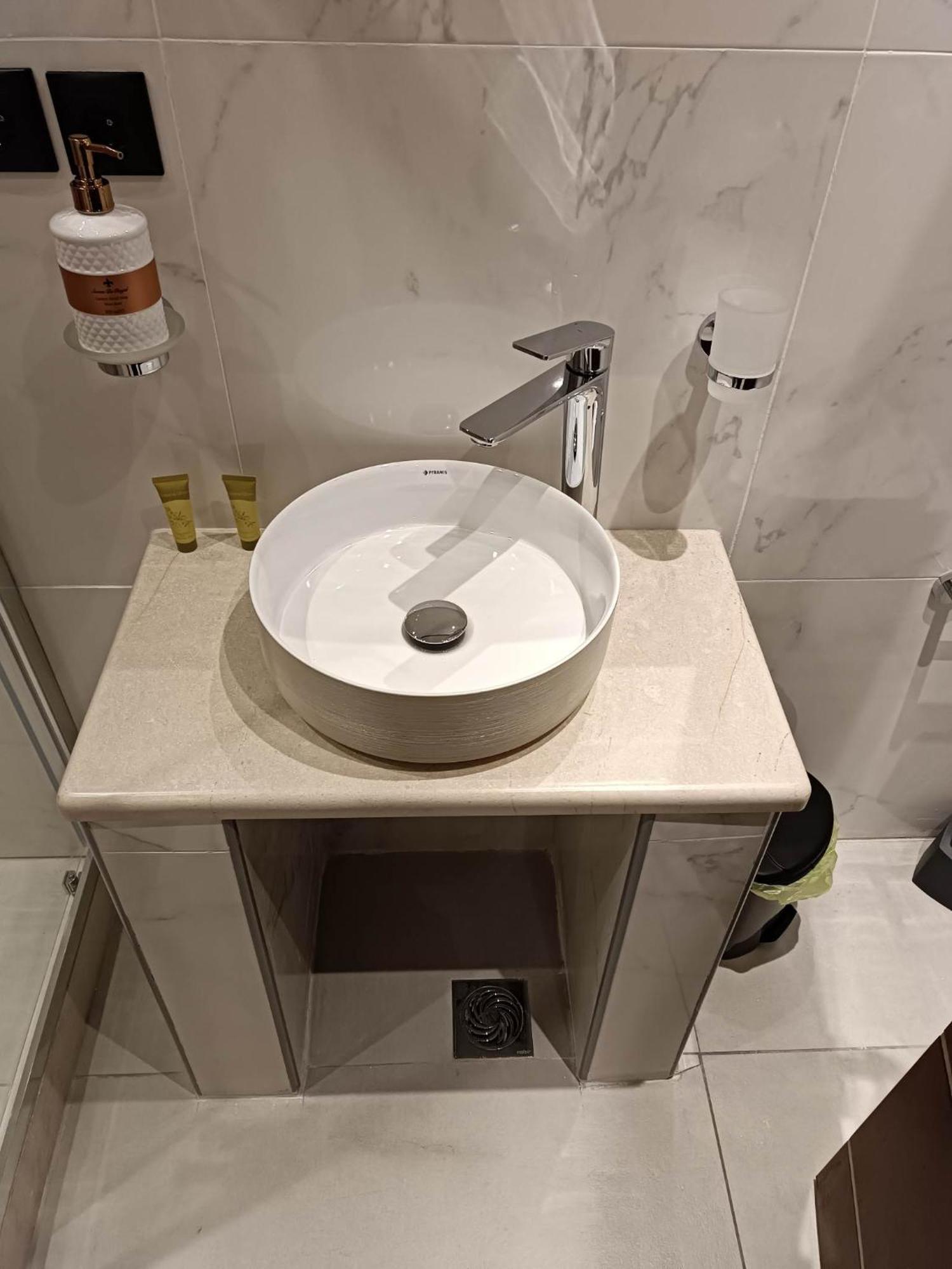 Newly Renovated Apartment Next To The Port Mantouki Kültér fotó
