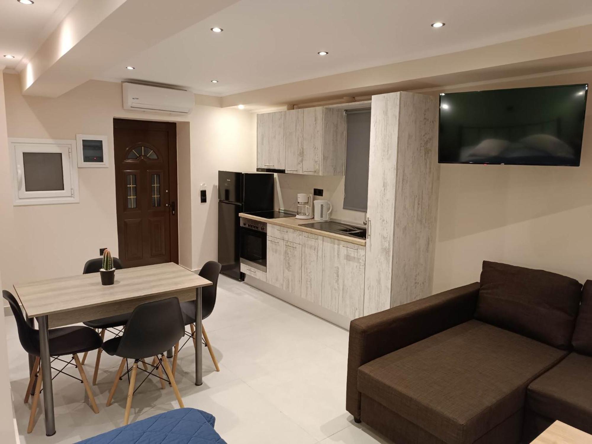 Newly Renovated Apartment Next To The Port Mantouki Kültér fotó