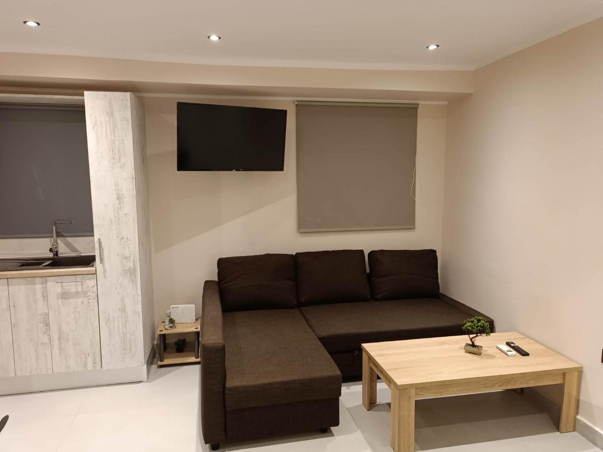Newly Renovated Apartment Next To The Port Mantouki Kültér fotó