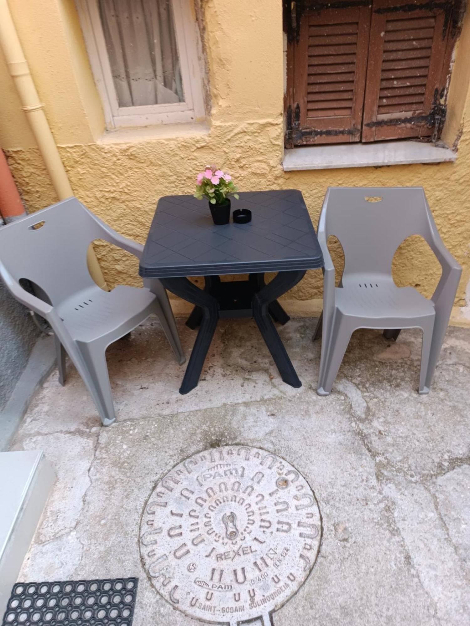 Newly Renovated Apartment Next To The Port Mantouki Kültér fotó