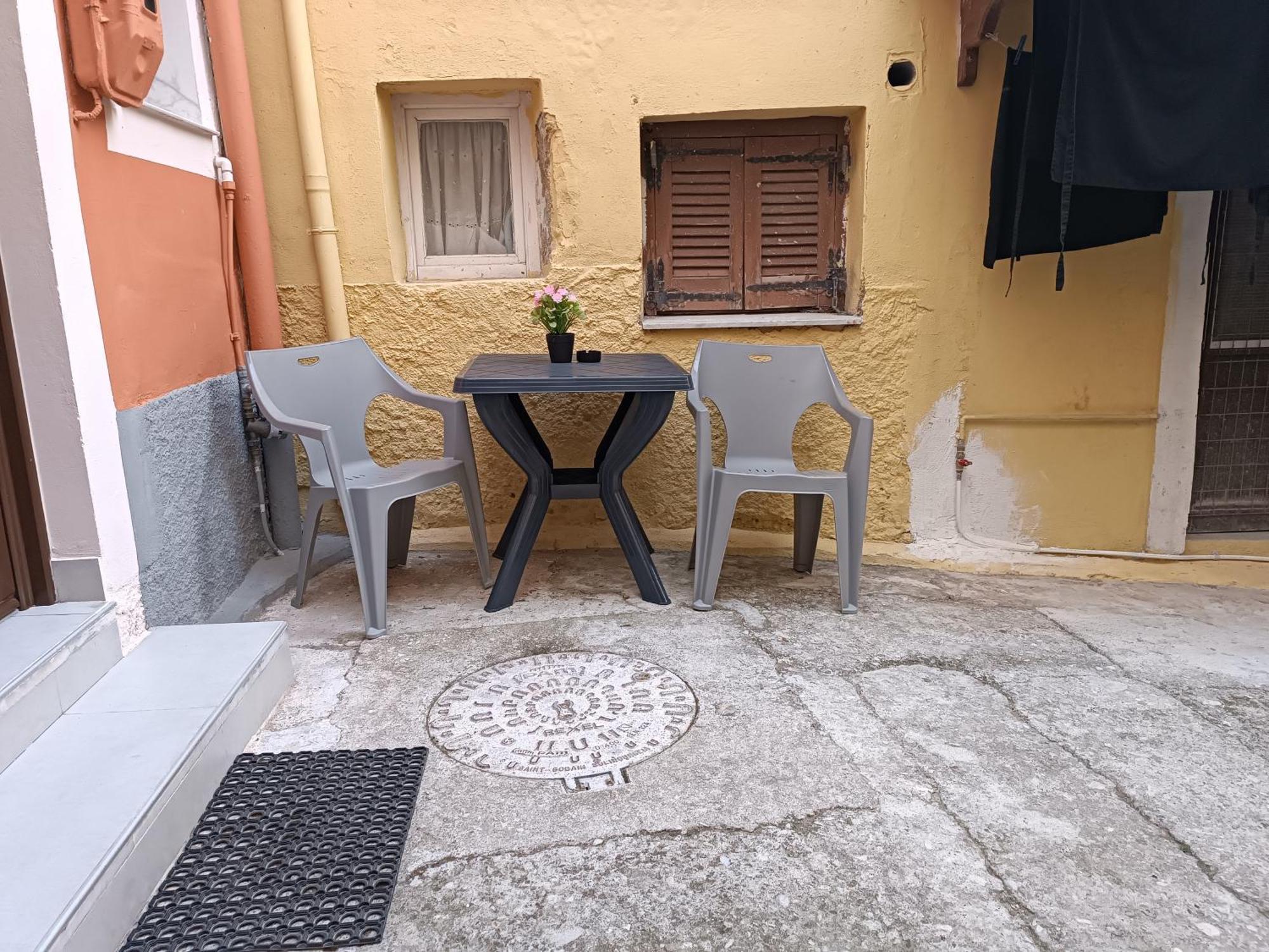 Newly Renovated Apartment Next To The Port Mantouki Kültér fotó